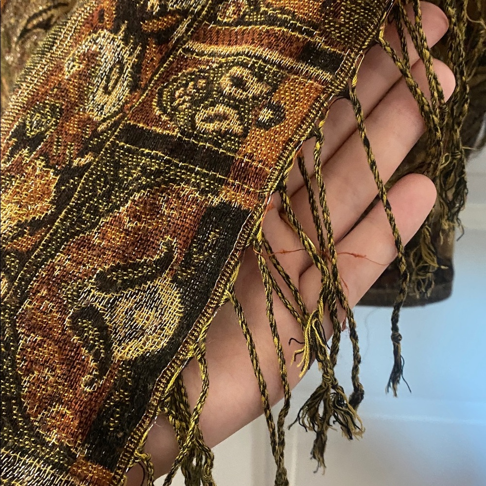 Embroidered Like Scarf - Picture 4 of 4